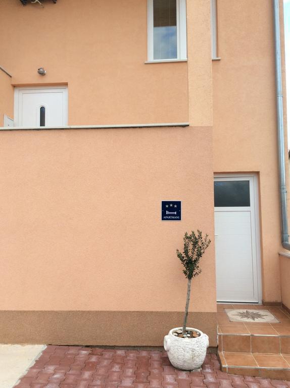 Apartments Dumina Murter Exterior photo